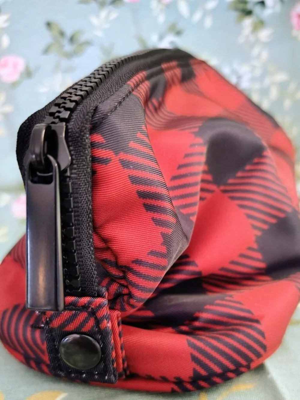 Maurices Red & Black Buffalo Plaid Toiletry Cosmetic Case NWOT